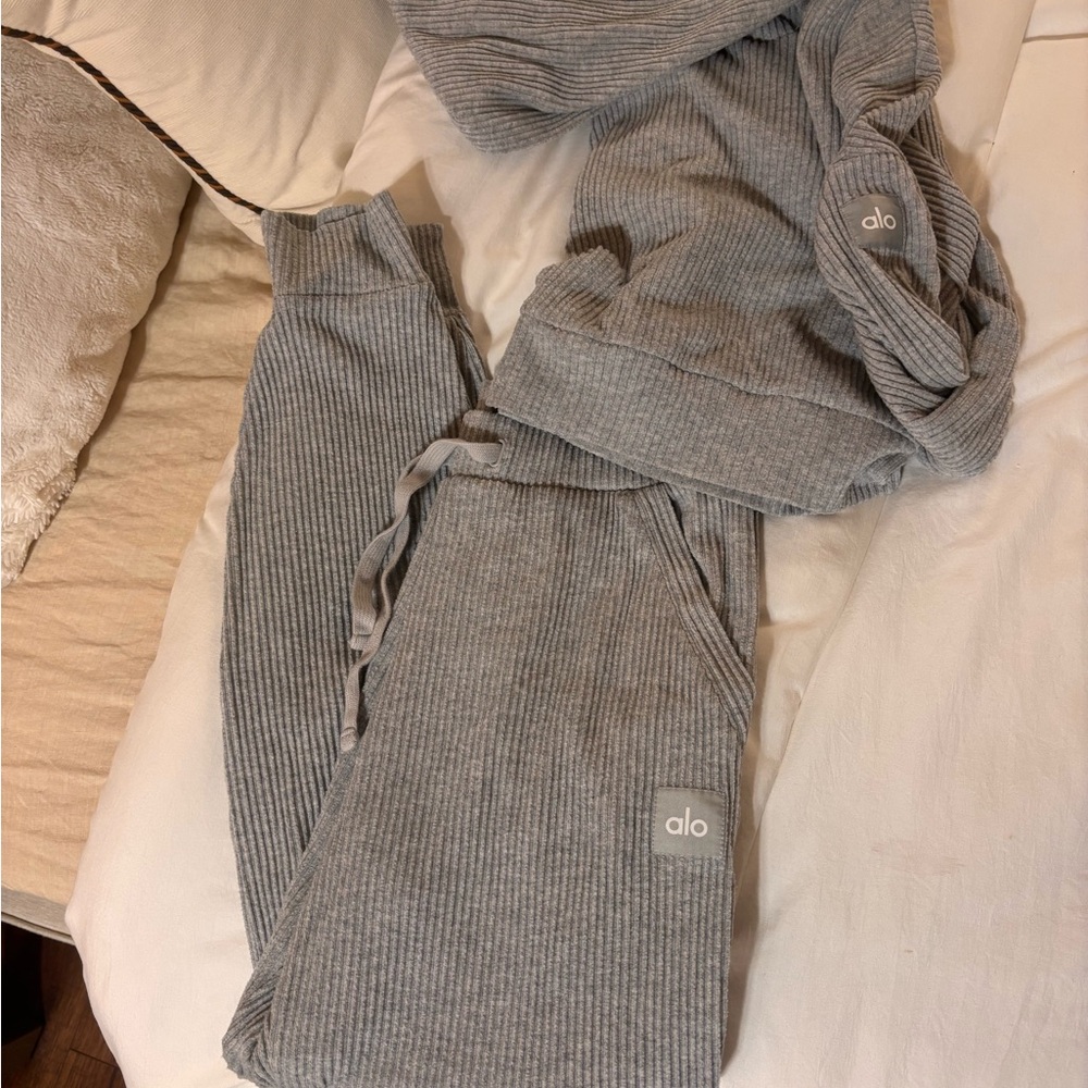 Alo Yoga Muse Hoodie and Sweatpants Set in athletic Heather Gray - Picture 7 of 7